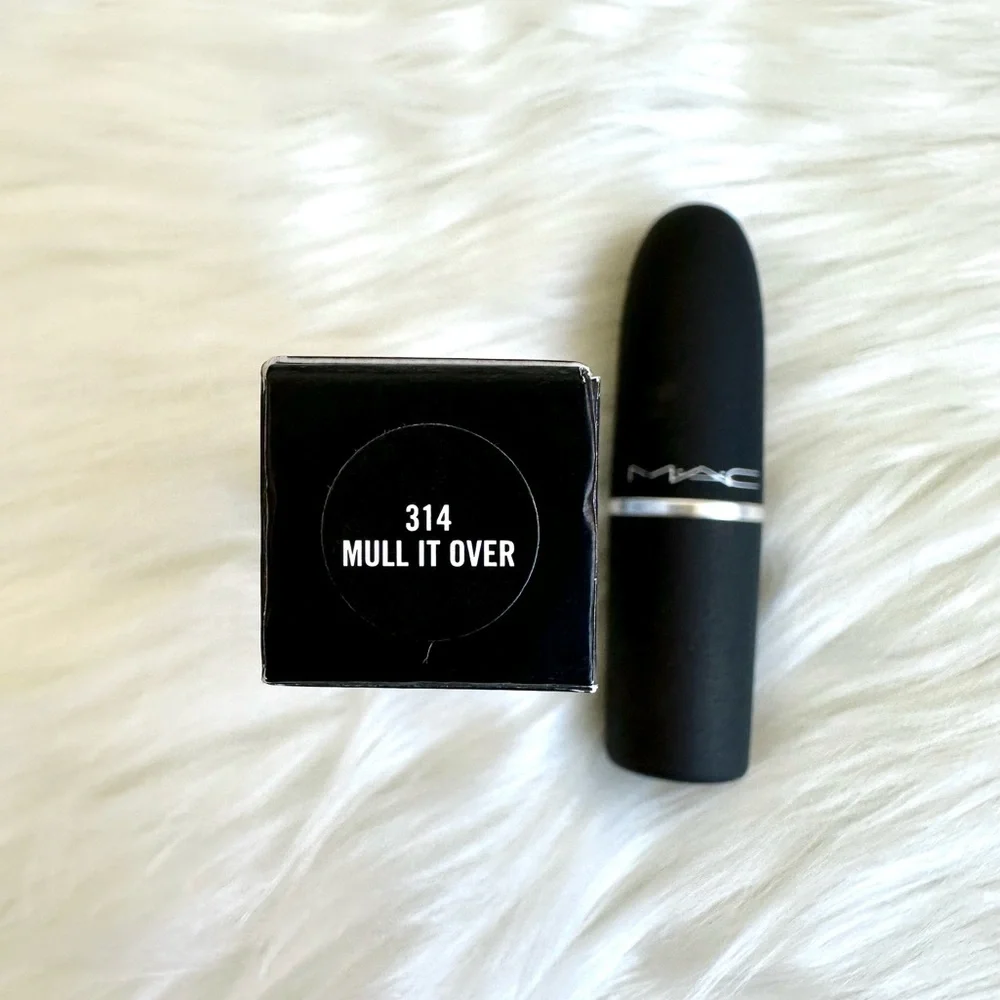 MAC LUXURY LIPSTICK